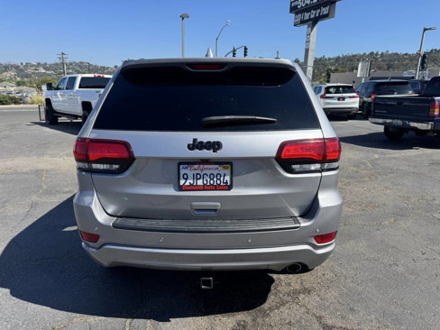 Used 2020 Jeep Grand Cherokee Altitude image 11