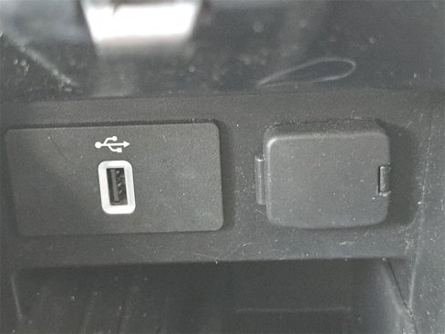 Used 2019 Ford Explorer XLT w/ Equipment Group 202A image 7