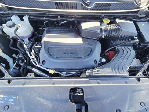 Used 2024 Chrysler Pacifica Touring-L image 21