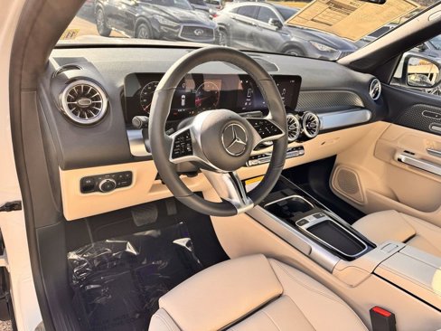 New 2025 Mercedes-Benz GLB 250 4MATIC image 10