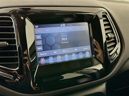 Certified 2020 Jeep Compass Latitude image 14