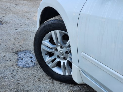 Used 2011 Nissan Altima 2.5 S w/ Special Edition Pkg image 19
