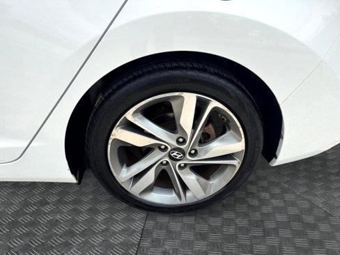 Used 2014 Hyundai Elantra Limited w/ Option Group 03 image 14