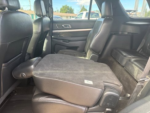 Used 2018 Ford Explorer XLT w/ Equipment Group 202A image 34