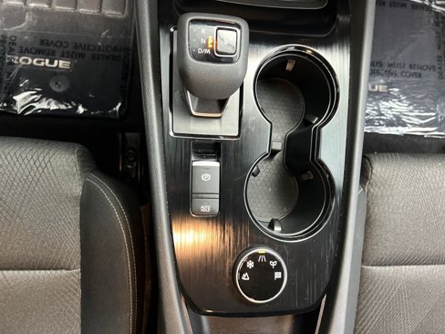 Used 2024 Nissan Rogue SV image 23