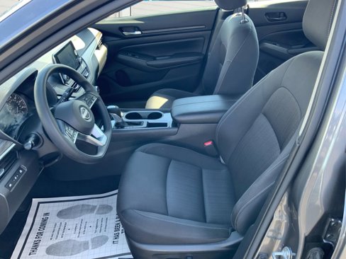 Used 2024 Nissan Altima 2.5 SV image 10