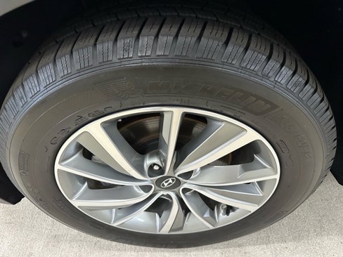 Used 2019 Hyundai Santa Fe FWD image 5