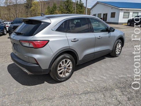 Used 2022 Ford Escape SE image 5