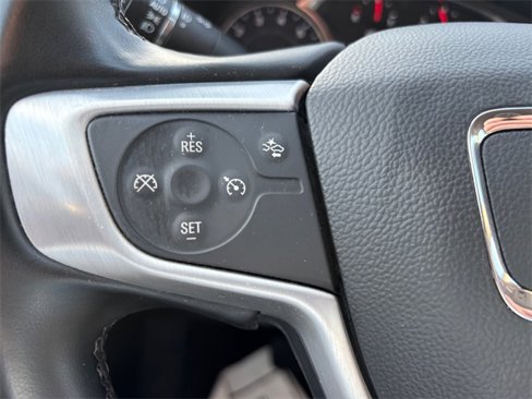 Used 2023 GMC Acadia SLT image 18