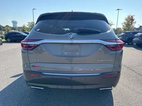 Used 2018 Buick Enclave Essence image 6