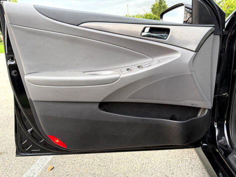 Used 2014 Hyundai Sonata Limited w/ Panoramic Sunroof Package 02 image 9