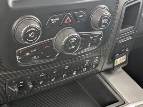 Used 2015 RAM 1500 Limited image 19