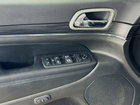 Used 2019 Jeep Grand Cherokee Limited w/ Luxury Group II image 21