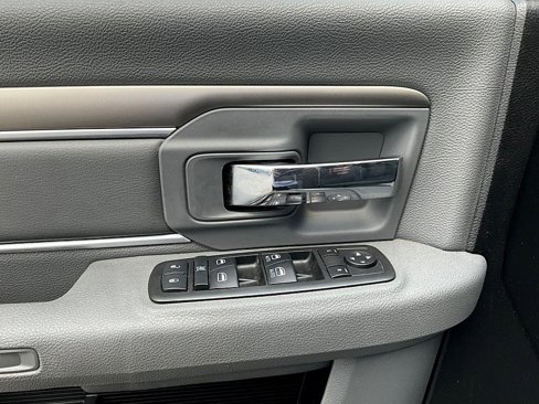 Used 2015 RAM 1500 SLT image 14