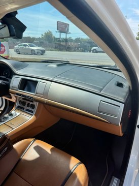 Used 2015 Jaguar XF Portfolio image 14