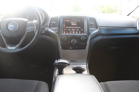 Used 2014 Jeep Grand Cherokee Laredo w/ 18" Wheel & 8.4" Radio Group image 10