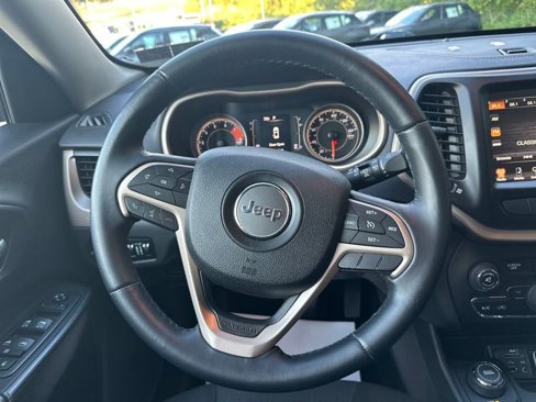 Used 2017 Jeep Cherokee Latitude w/ Safety/Convenience Group image 15