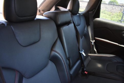 Used 2022 Jeep Cherokee Trailhawk w/ Premium Leather Package image 27