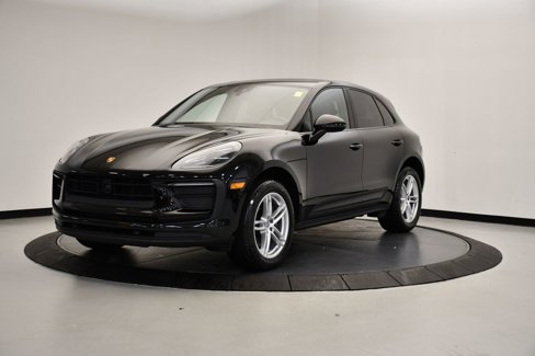 Used 2023 Porsche Macan Turbo image 10