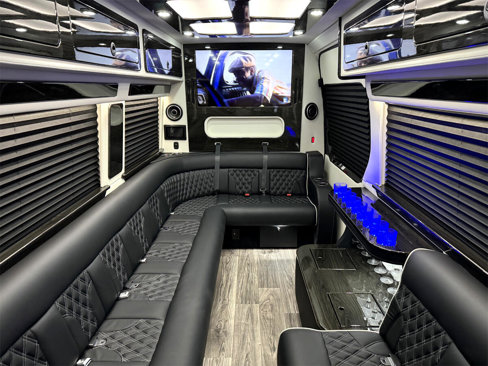 Used 2023 Mercedes-Benz Sprinter 3500 image 3