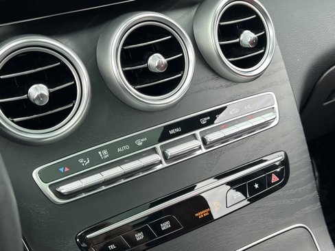 Used 2021 Mercedes-Benz GLC 300 4MATIC w/ AMG Line image 28