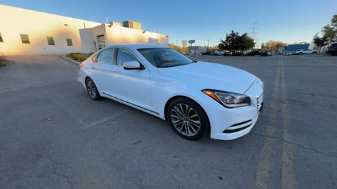 Used 2015 Hyundai Genesis 3.8 image 2