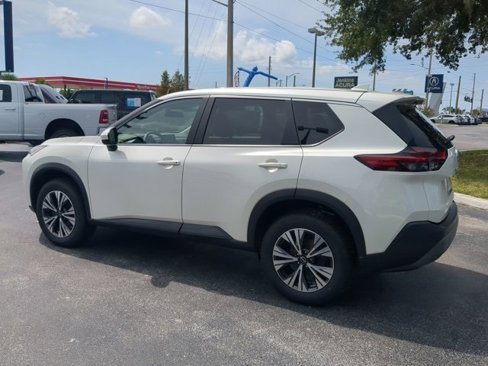 Used 2023 Nissan Rogue SV image 6