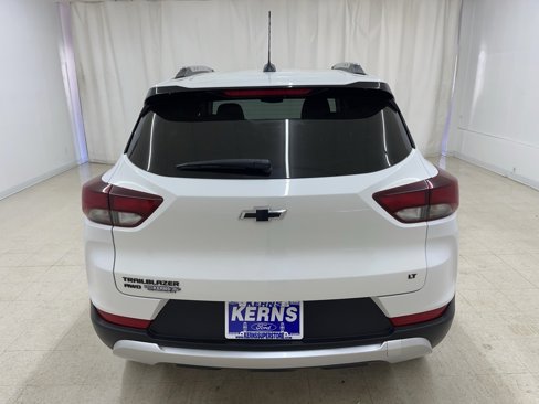 Used 2022 Chevrolet TrailBlazer LT w/ LPO, Blackout Package image 3
