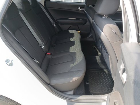 Used 2020 Kia Optima LX image 23
