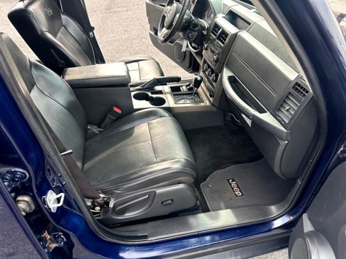 Used 2012 Jeep Liberty Limited Jet image 31