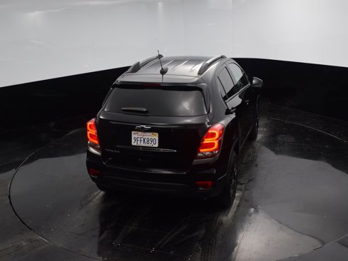 Used 2022 Chevrolet Trax LT w/ Midnight Edition image 30