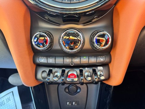 Used 2020 MINI Cooper S image 11