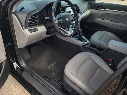 Used 2020 Hyundai Elantra Limited image 19