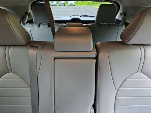 Used 2022 Toyota Highlander XLE image 21