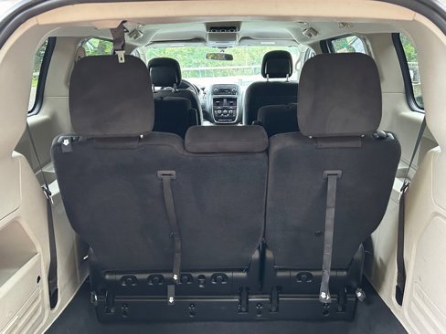 Used 2017 Dodge Grand Caravan SE image 20