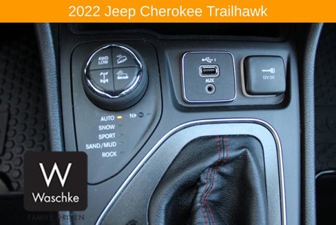 Used 2022 Jeep Cherokee Trailhawk w/ Comfort/Convenience Group image 32