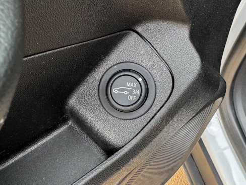 Used 2023 GMC Terrain SLE w/ Driver Convenience Package image 24