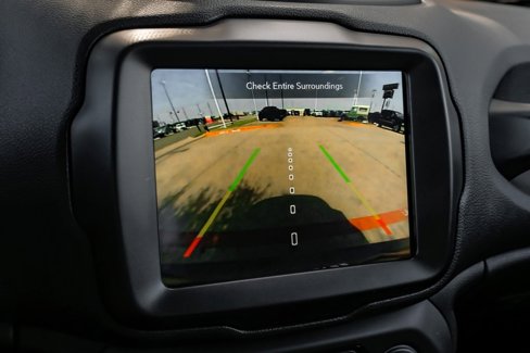 Used 2021 Jeep Renegade Latitude w/ Sun & Sound Group image 32