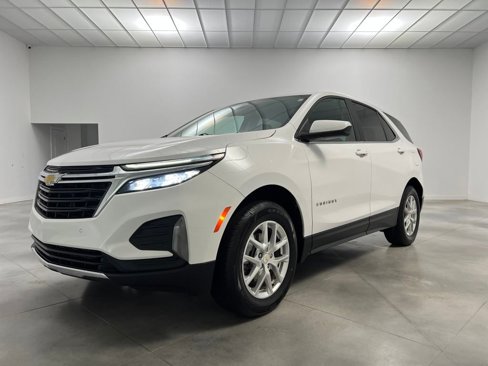 Used 2024 Chevrolet Equinox LT image 3