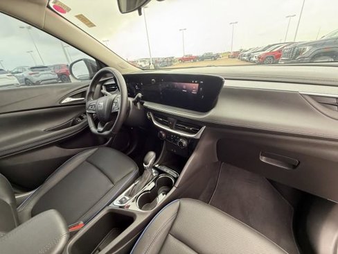 Used 2025 Buick Encore GX Sport Touring w/ Black Roof Package image 23