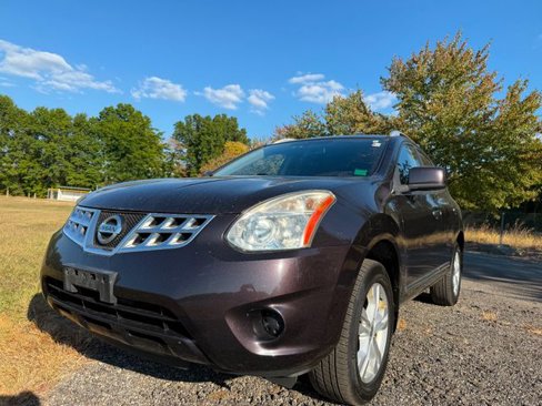 Used 2012 Nissan Rogue SV image 1
