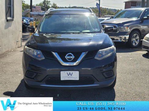 Used 2015 Nissan Rogue SV image 2