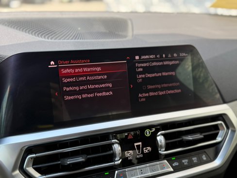 Used 2021 BMW 440i xDrive Coupe w/ Premium Package image 17