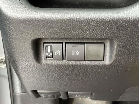 Used 2021 Toyota RAV4 LE image 17