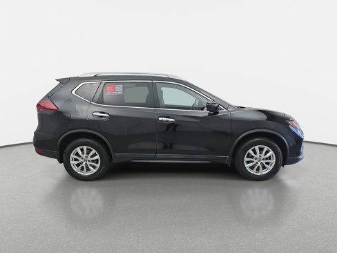 Certified 2019 Nissan Rogue SV image 4