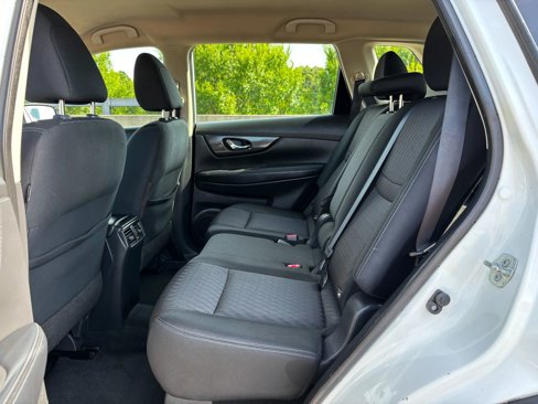 Used 2018 Nissan Rogue S image 14