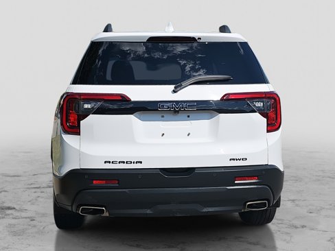 Used 2023 GMC Acadia SLE w/ Driver Convenience Package image 6