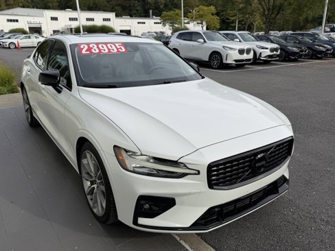 Used 2021 Volvo S60 T5 Momentum w/ Premium Package image 5