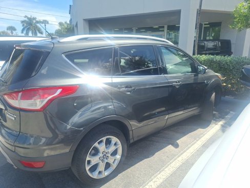 Used 2016 Ford Escape Titanium image 2
