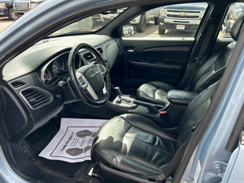 Used 2012 Chrysler 200 Limited image 10